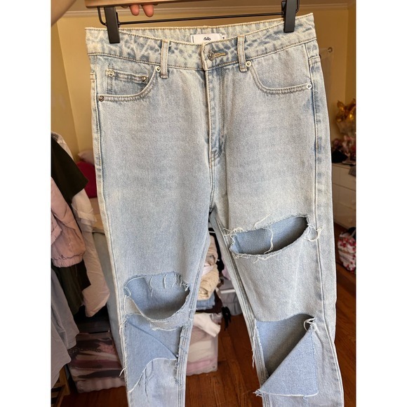 Adika Davis Straight Leg Distressed Jeans Size Medium Light Wash - Picture 9 of 13